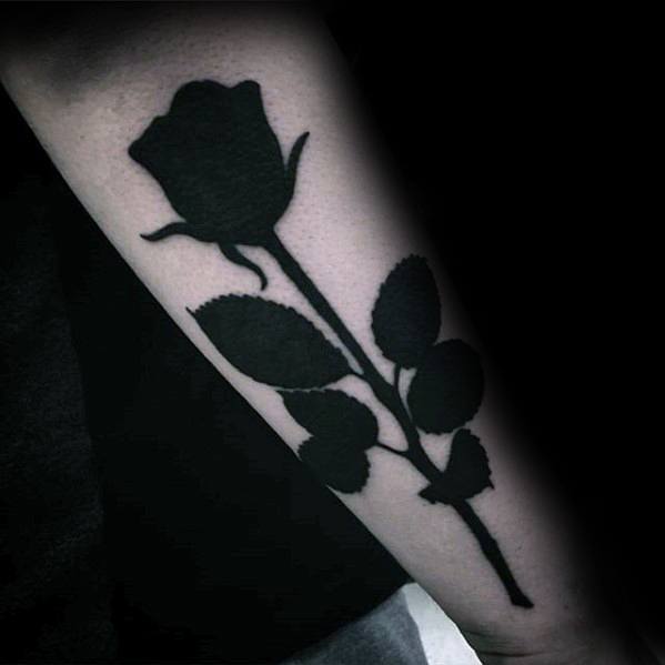 schwarz blackout tattoo 79