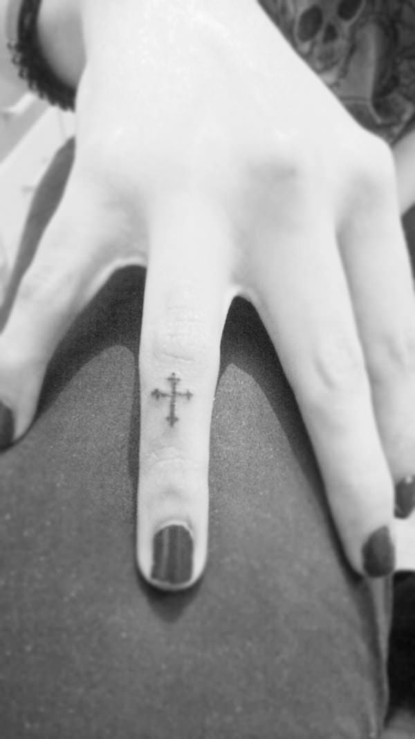 tattoo finger 164