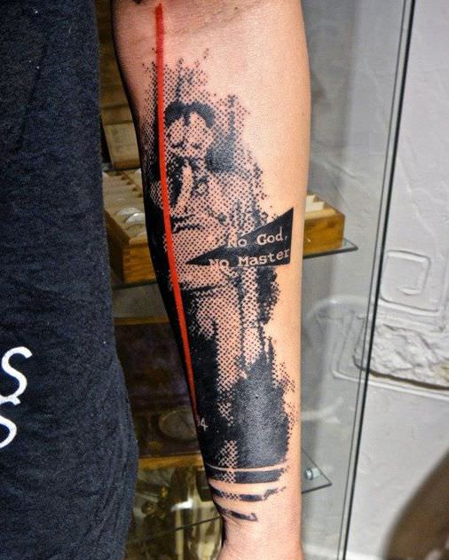 Unterarm männer kreuz tattoo Nacken tattoo