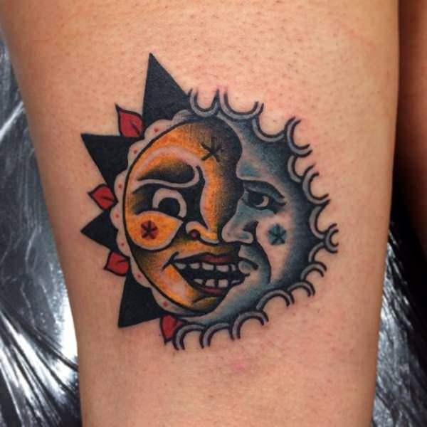 Sonne und Monds tattoo 124