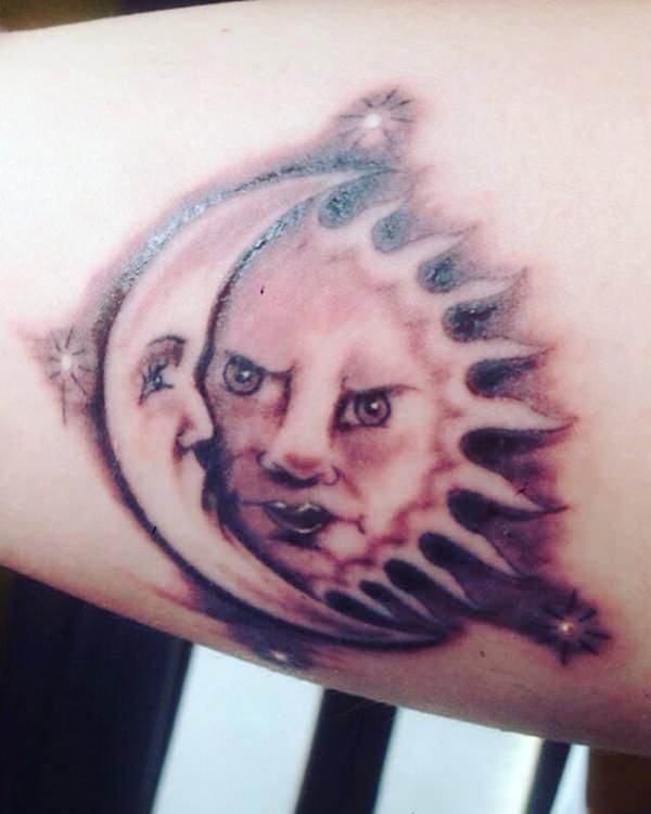 Sonne und Monds tattoo 193
