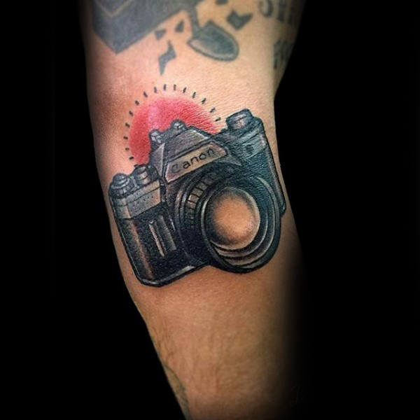 Kamera tattoo 111