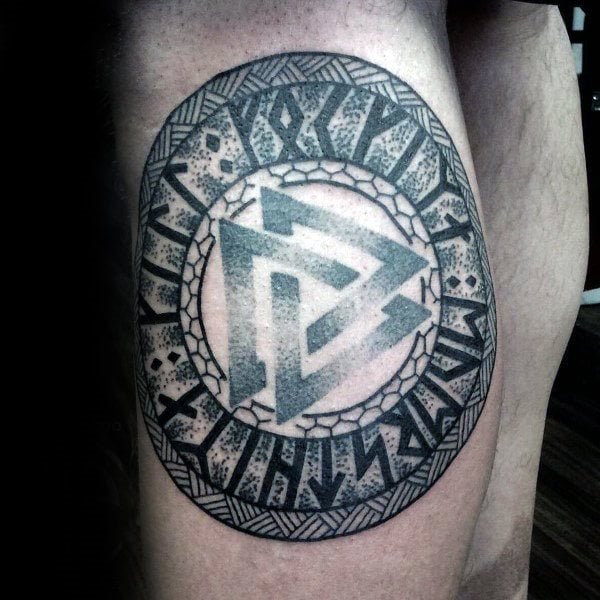 Dreieck bedeutung bermuda tattoo Maori Tattoos: