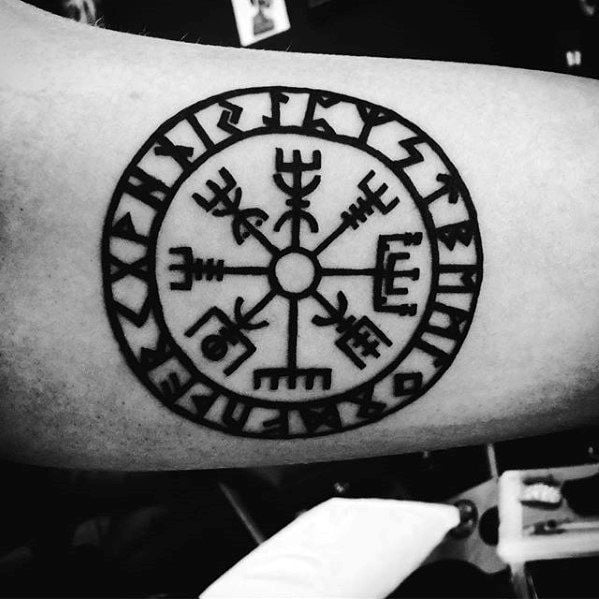 vegvisir-wikinger-kompass-tattoo 34