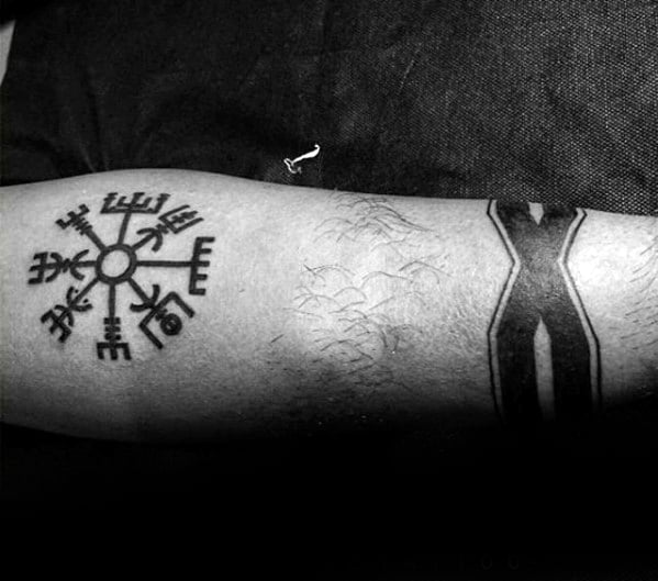 vegvisir-wikinger-kompass-tattoo 38