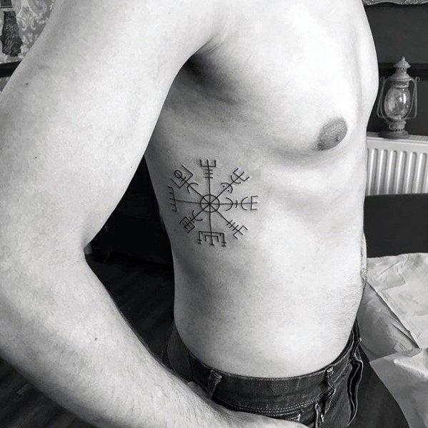 vegvisir-wikinger-kompass-tattoo 80
