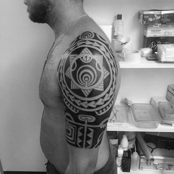 halber arm tribal tattoo mann 30