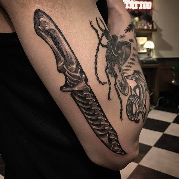 Messer tattoo 30