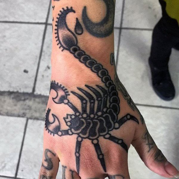 skorpion tattoo 344
