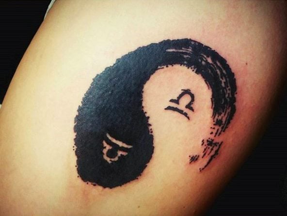 yin yang symbole tattoo 81