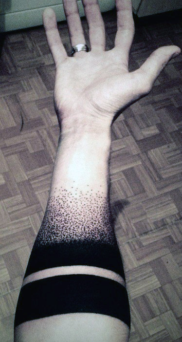 schwarz blackwork tattoo 13