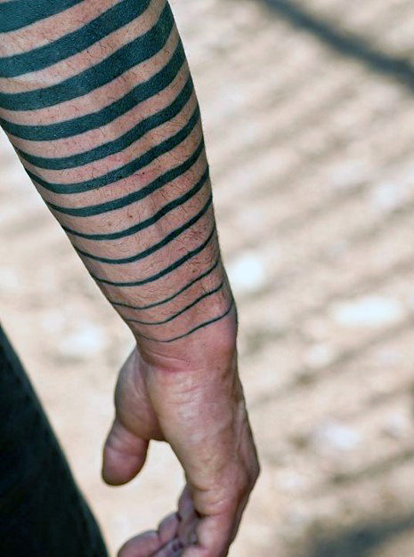 schwarz blackwork tattoo 63