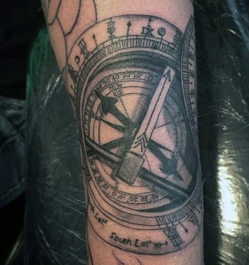 kompass tattoo 172