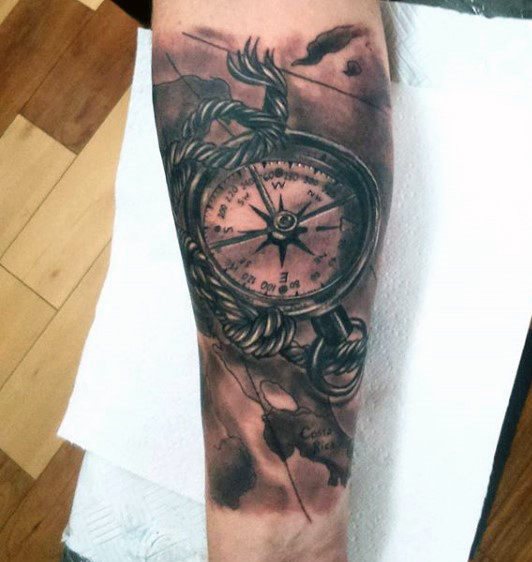 kompass tattoo 28