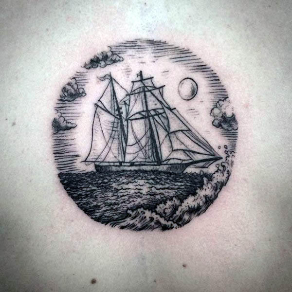 49 Tattoos von Segelbooten (mit Bedeutung)