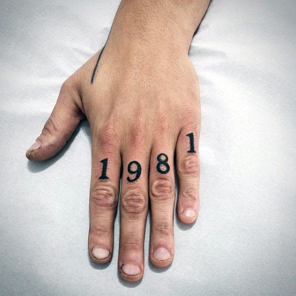 110 Zahlen-Tattoos (mit der Bedeutung)