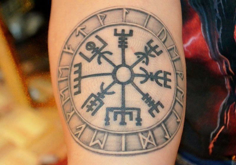 Ihre bedeutung und tattoo zeichen Wikinger Tattoos