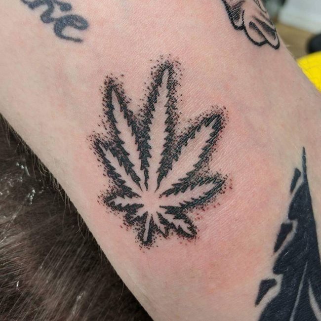 cannabis tattoo 35
