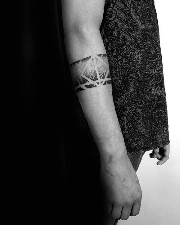 schwarze Armband-Tattoo 03
