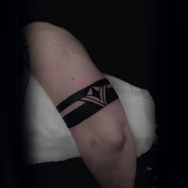 schwarze Armband-Tattoo 45