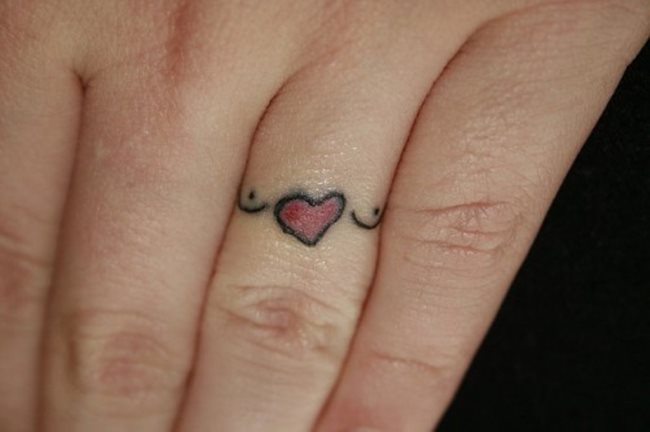 initialen tattoos finger 39