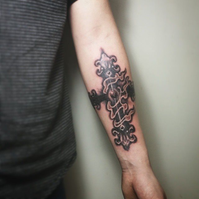 cross tattoo 05