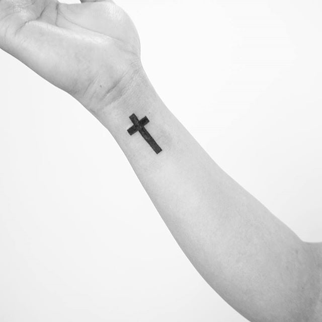 cross tattoo 101