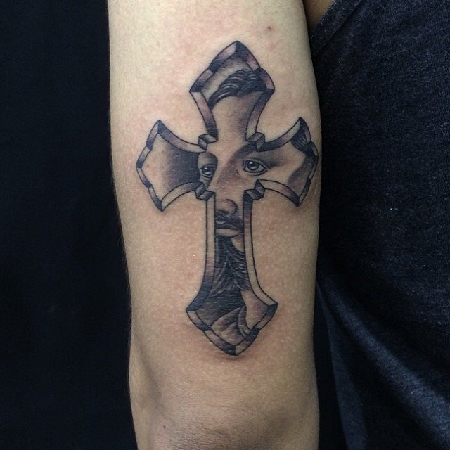 cross tattoo 117