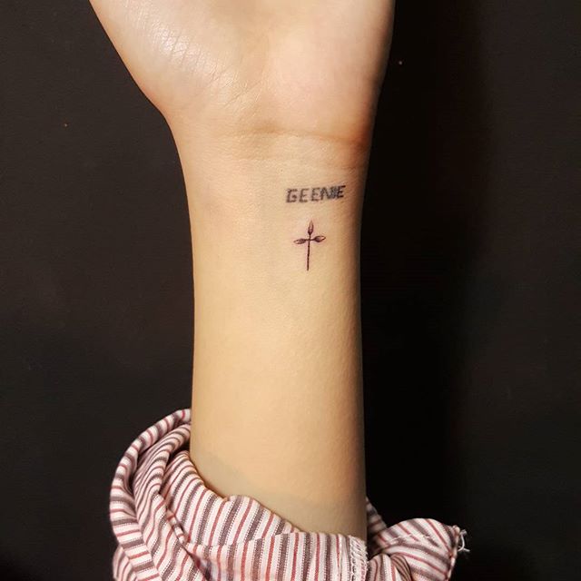 cross tattoo 47