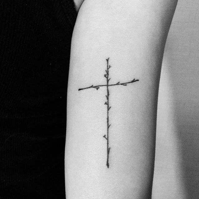 cross tattoo 73