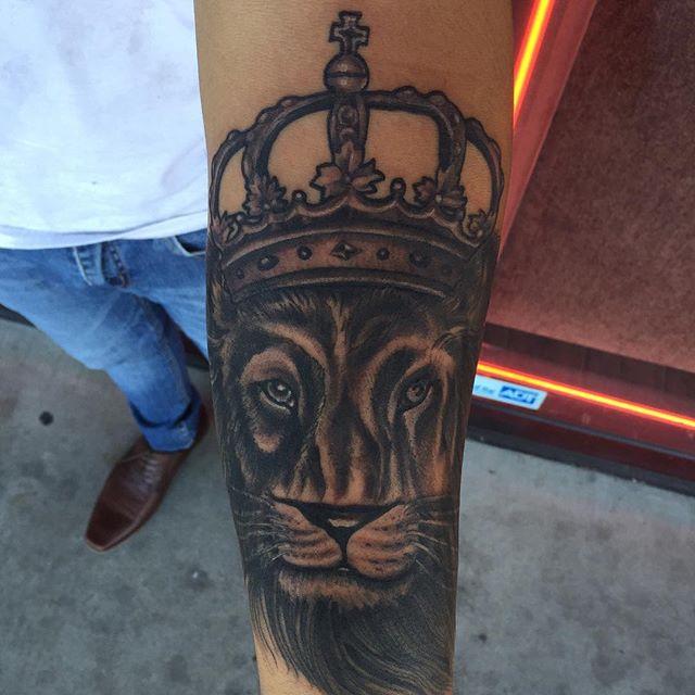 lion tattoo 23