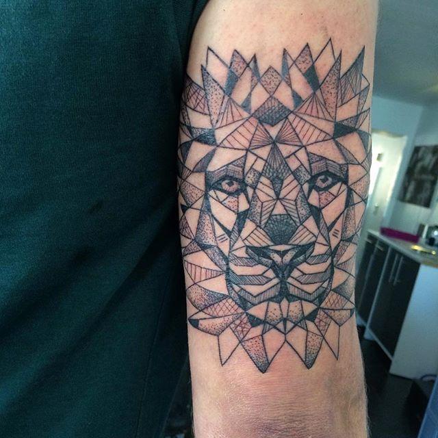 lion tattoo 31