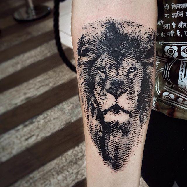 lion tattoo 67