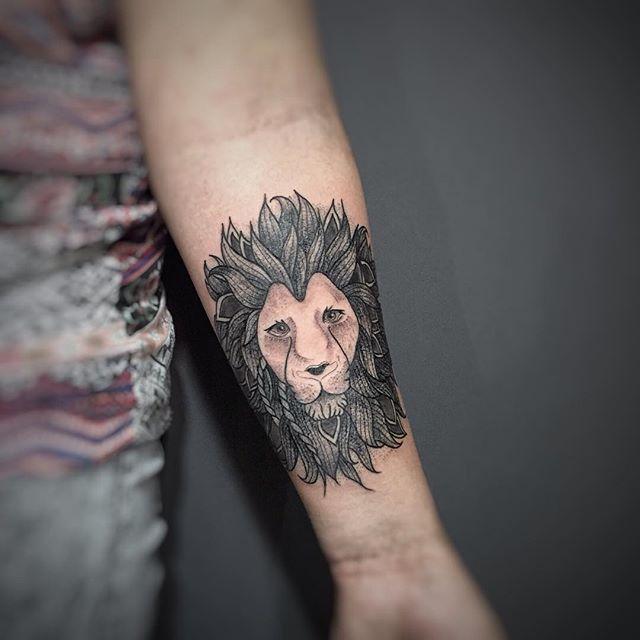 lion tattoo 87