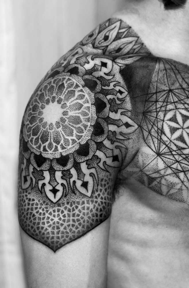 tatuaje en el hombro 381