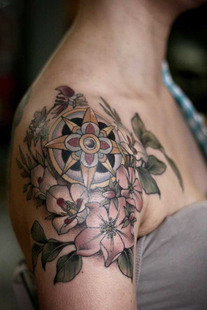 tatuaje en el hombro 551