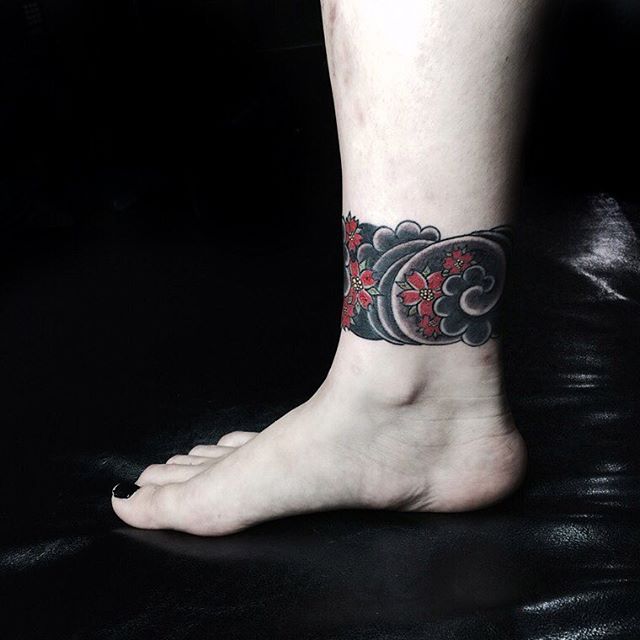 tatuaje en el tobillo 641