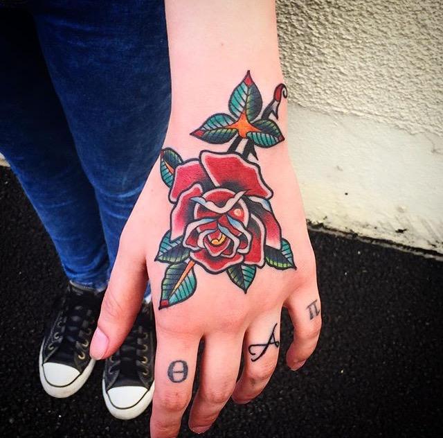tatuaje en la mano 21