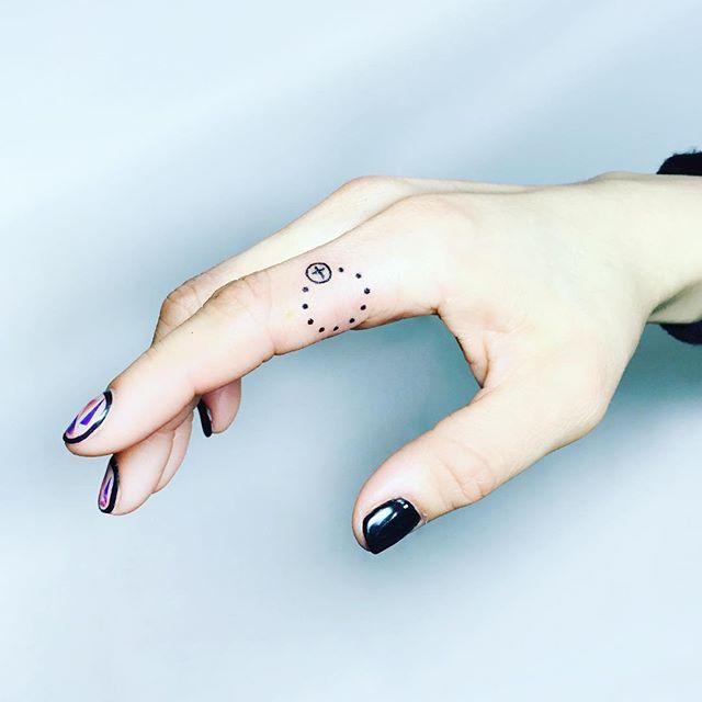 tatuaje en la mano 491