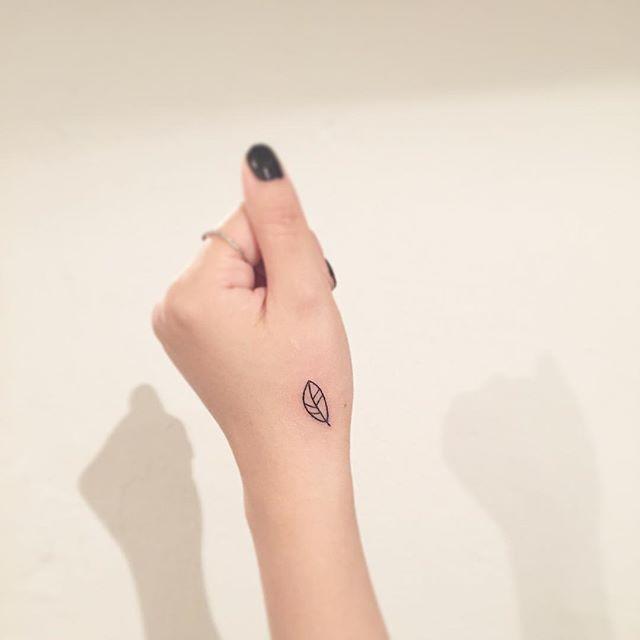 tatuaje en la mano 561