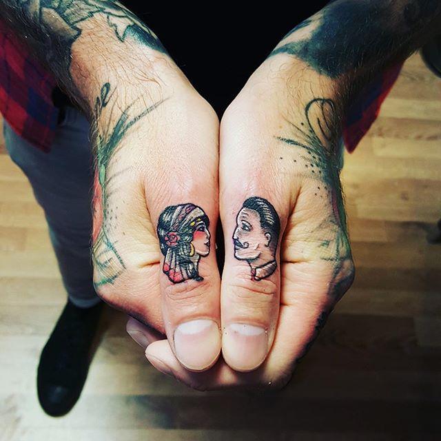 tatuaje en la mano 601