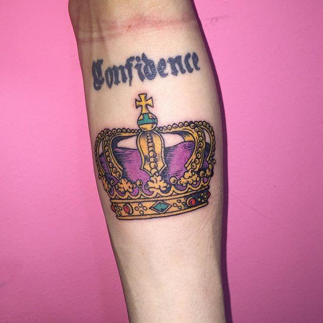 tatuaje corona 541