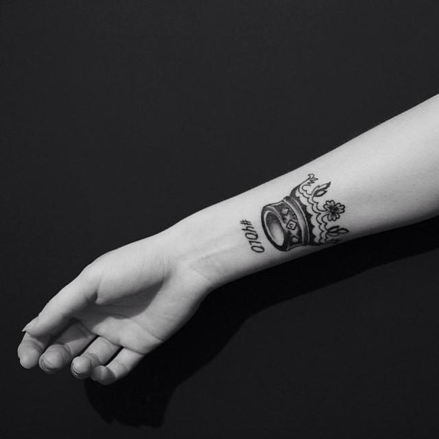 tatuaje corona 671