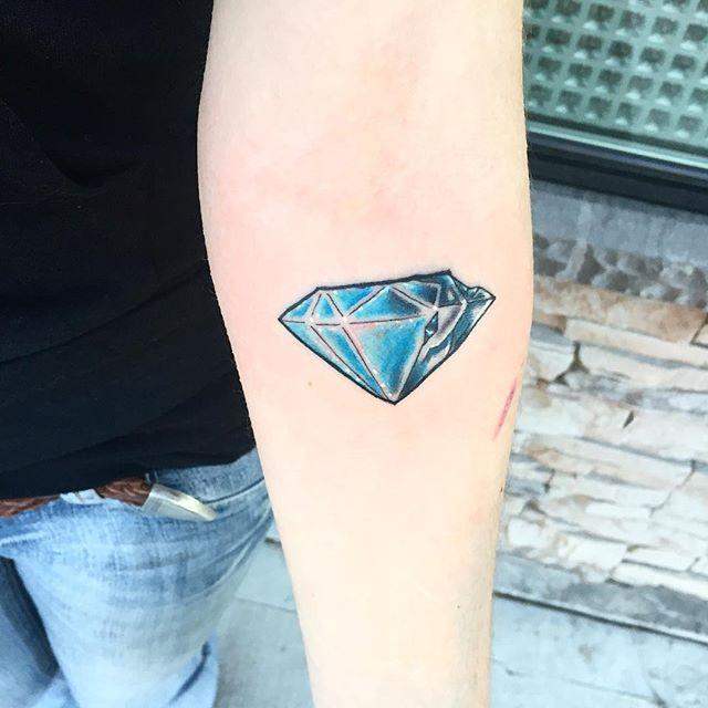 tatuaje diamante 171