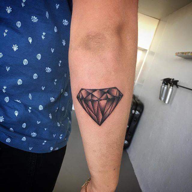 tatuaje diamante 261