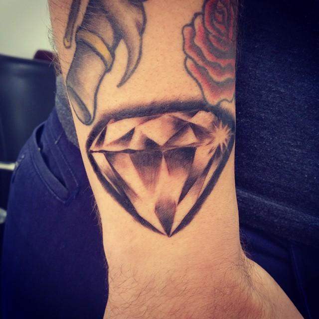 tatuaje diamante 411