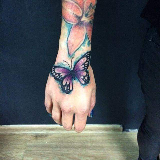 tatuaje mariposa 321
