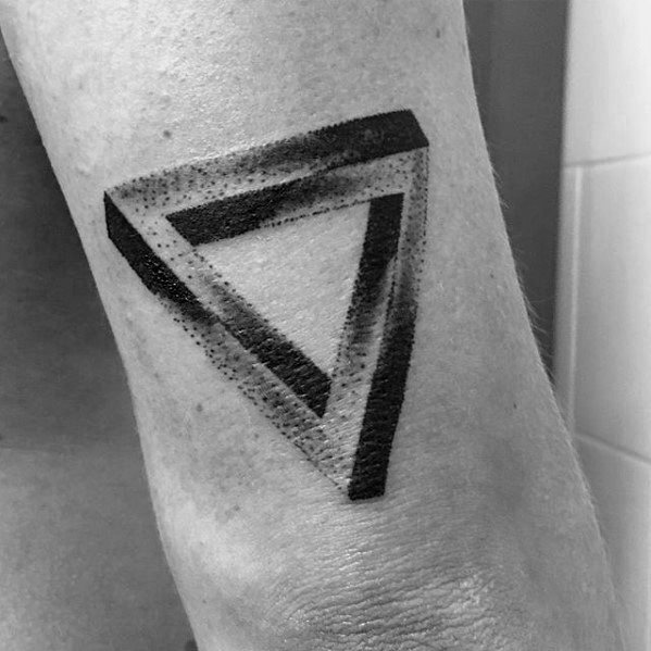 tatuaje triangulo penrose 104