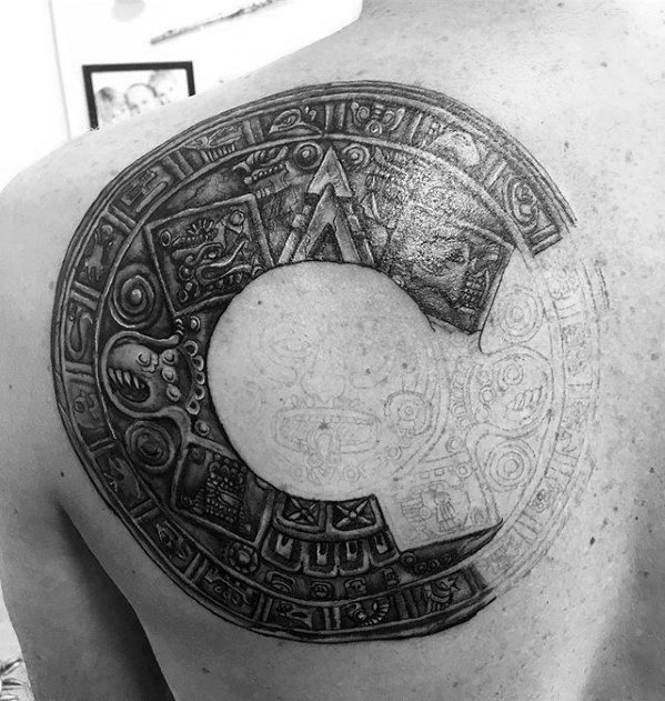 tatuaje calendario maya 22