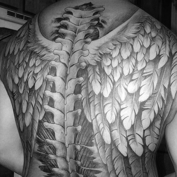 tatuaje columna vertebral 135